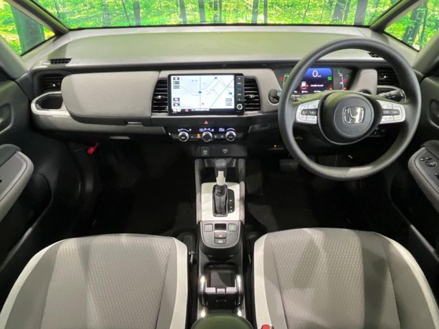 グループ総在庫数約30，000台！！全国の系列店からメーカー・車種問わずご紹介出来るので、あなたにピッタリのお車が見つかるはずです♪まずはお問い合わせ下さい☆