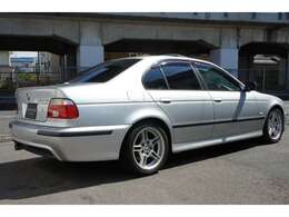 クレジット会社様との提携により、遠方の方やご多忙でなかなかご来店出来ない方、携帯もしくはパソコンからご入力頂き仮審査が出来る、Webオートローンを導入しております。お気軽にお問い合わせください。