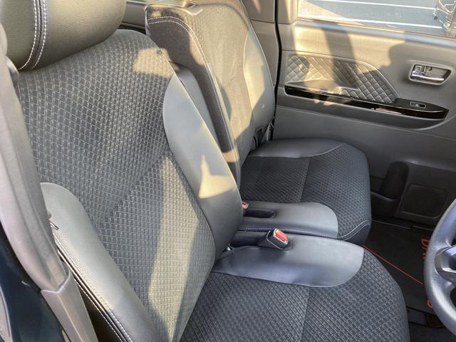 静岡ダイハツでは、約300台の豊富な在庫から、お客様にピッタリの中古車をお選びいただけます。