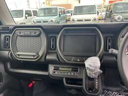 ☆弊社の整備工場には国家資格を持った整備士が多数在籍しております。また、軽自動車だけでなく普通車や外車の整備も実施しておりますのでご購入いただいたお車だけでなくご家族のお車の整備もお任せください☆