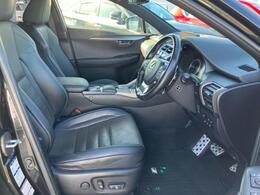 「この車の写真をもっと見たい」「状態が気になる」「この装備はついている？」どんな小さな疑問でもお気軽にお問い合わせください！