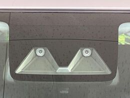 【スマートアシスト】走行中に前方の車両等を認識し、衝突しそうな時は警報とブレーキで衝突回避と被害軽減をアシスト。より安全にドライブをお楽しみいただけます。