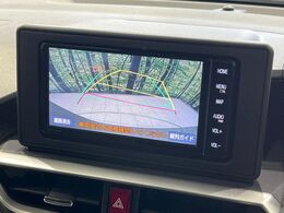 【バックカメラ】駐車時に後方がリアルタイム映像で確認できます。大型商業施設や立体駐車場での駐車時や、夜間のバック時に大活躍！運転スキルに関わらず、今や必須となった装備のひとつです！