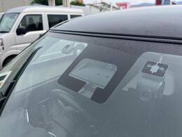 デュアルセンサーブレーキサポートや横滑り防止装置、車線逸脱警報機能などのサポート装備も充実♪