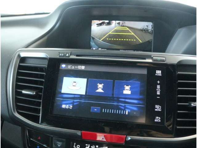 バックカメラが装備されており、後方の安全確認はもちろんのこと狭い場所での駐車や雨の日・夜間など視界の悪いコンディションでのストレスの軽減にもなります！