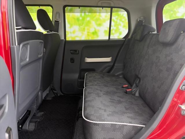 WECARSでは各商談席に大型モニターをご用意しております！見やすい大画面でゆったりと全国の在庫をご覧いただけます！是非ご来店お待ちしております！