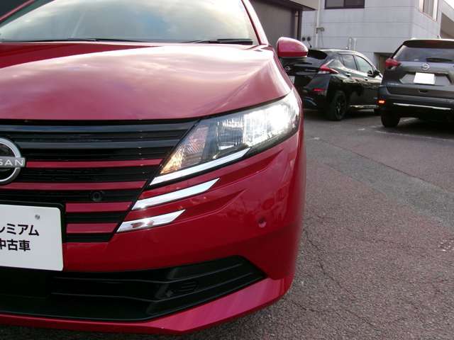 LEDヘッドランプ装備で、明るく安全に夜道もサポートしてくれます。