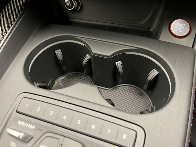 認定中古車保証が1年付いております。延長も可能です。詳しくは弊社Audiりんくう店へお問合せ下さい。※フリーダイヤル：0078-6002-591041