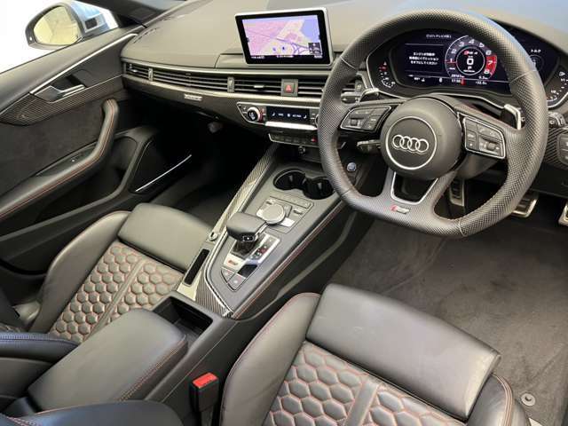 徹底した納車整備を施して上質なコンディションでお客様にお届けするのがAudi認定中古車。充実した保証やサポートで安心してお乗りいただけます。「Audiが2度認めたAudi」、それがAudi認定中古車です。