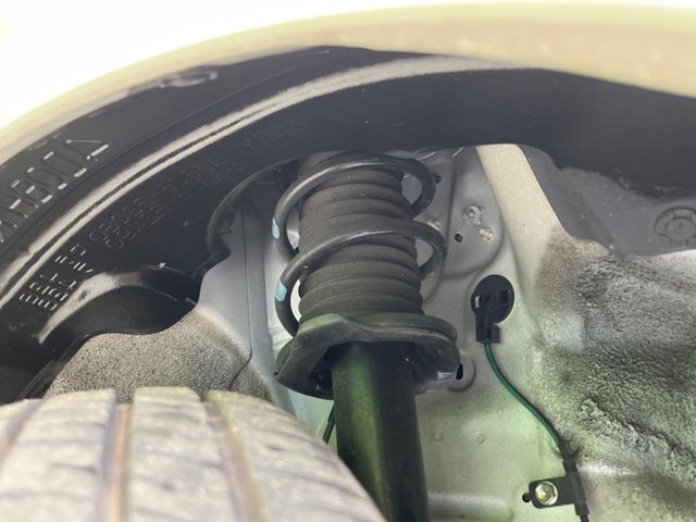 お車を安心してお乗りいただく為には、足回りの定期点検が欠かせません。サービスサポート（有償保証）では無料点検もご提供しており、安心のカーライフをお過ごしいただけるサポート体制が整っています。
