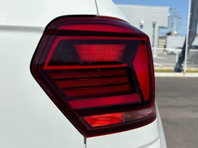 テールライト。リヤフォグランプは運転席側後方のみ内蔵されています。