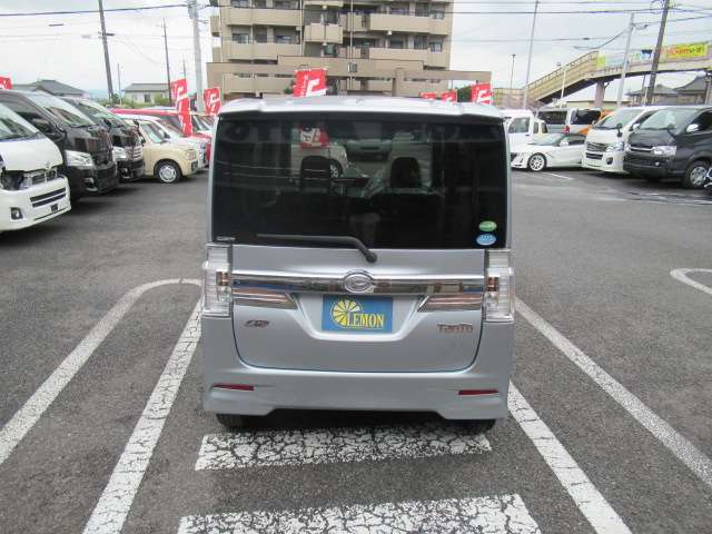当社は全車に外装・内装クリーニング済み！！外装の磨きと室内クリーニングを施したお車です。ピカピカのお車を是非店頭でご確認下さい。