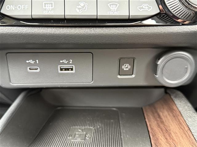納車前に内外装のクリーニングをいたします。各種コーティング（別途有料）もご用意しておりますので、是非ご相談ください。