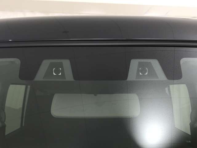 ご購入後には洗車も欠かせませんよね！？当店では、洗車のプロが普段お手入れが行き届かない箇所も済み済みまで綺麗にしています！