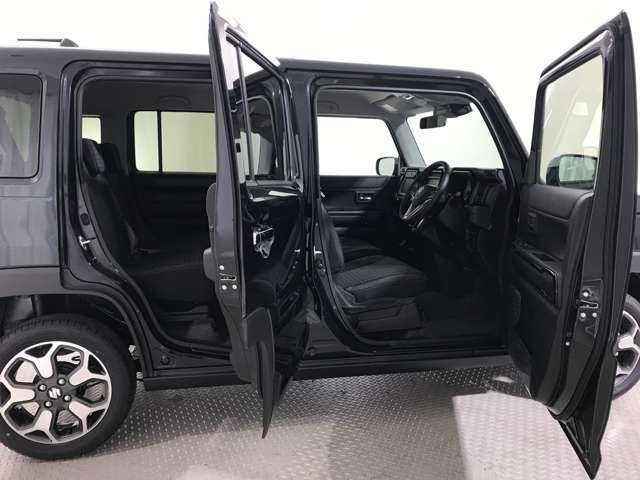 【軽の森泉大津店】に掲載されていないお車でも、ご希望の車種やお好みの色・グレードを仰って頂いたらお取り寄せも可能です！ お気軽にご相談下さいませ★