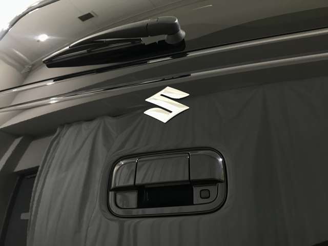 自社の鈑金工場もございますので、万が一のお車の傷直しも当店にお任せ下さい！