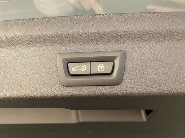 パワーゲートを装備しておりますので、電動で開け閉めが可能です！