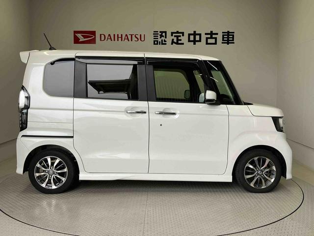 車両右側面からの写真になり。車をご覧になりたい時はお気軽に最寄りの店舗へご相談下さい。