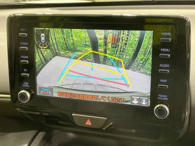 【バックカメラ】駐車時に後方がリアルタイム映像で確認できます。大型商業施設や立体駐車場での駐車時や、夜間のバック時に大活躍！運転スキルに関わらず、今や必須となった装備のひとつです！