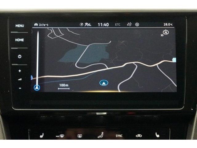 【VW純正ナビ”Discover　Pro”】9.2インチ大型ディスプレイ。通信モジュール内蔵、FM、ワイドFM対応、Bluetoothオーディオなどの機能がございます。