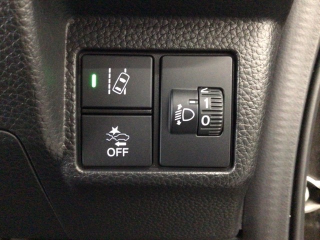 ホンダが推し進める総合先進安全装備のセンシング搭載！　衝突や斜線はみだしなどの危険が予測される時、センサーが警告。ヒューマンエラーを高度先進技術が補完してくれます。