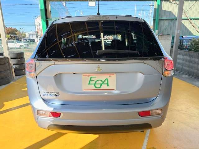 ご希望のお客様には、納車時までに細かなキズやヘコミなどを当社工場にて修復後お渡しする事も可能ですので、お気軽にスタッフまでご相談ください！（別途費用）