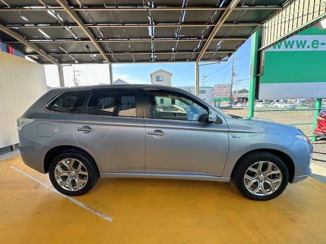 当社では中古車の他に、新車に月々6千円台から乗れる「スマート定額プラン」をご用意しております！毎月のお支払金額に車検代や毎年の税金も含んでます！詳しくは【http://www.e-g-a.co.jp/newcar_lp】にアクセス！