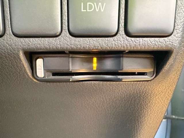 ビルトインETC付き！高速道路での移動に便利ですね！どうせ買うなら付いていた方が良い、需要の高い装備です！