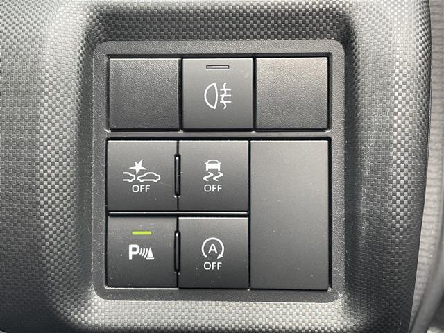 こちら運転席周りの操作部分・装備の写真になります。各部しっかり動作の確認をしておりますので、ご安心だくさい。また、第三者機関の鑑 定書もありますので、そちらも併せて、ご確認いただければ幸いです！