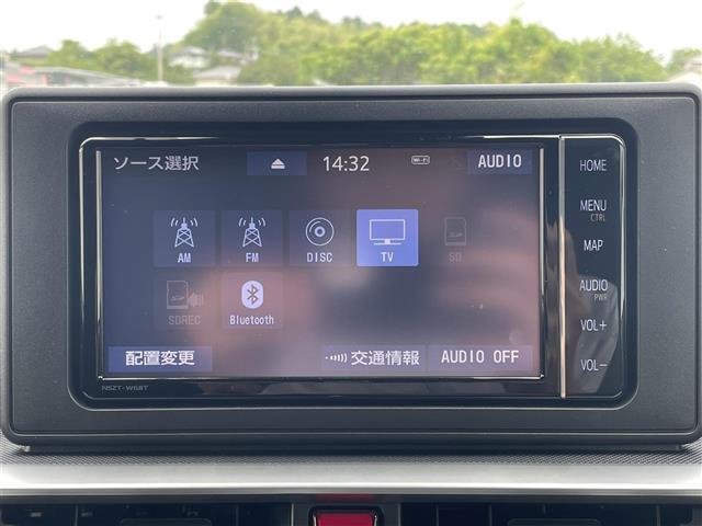 こちらオーディオ周りの写真になります。動作確認済みです。詳しい機能に関しましては装備欄を確認ください。車によっては多機能なナビなど、充実したオーディオがついている車両もあります。