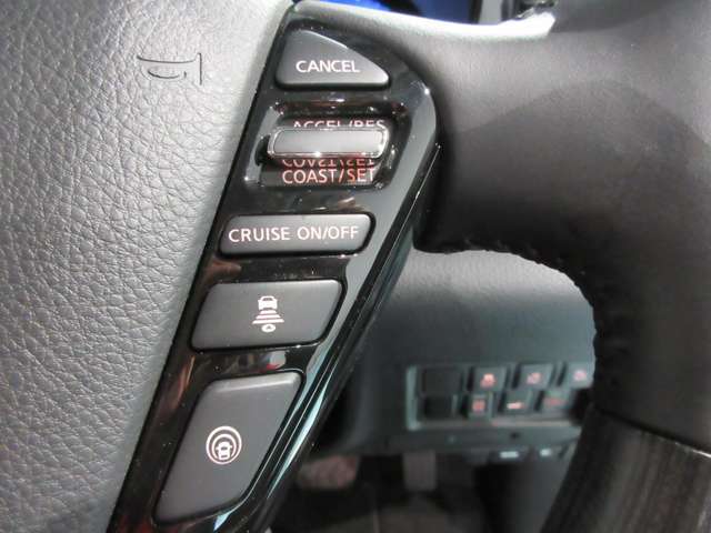 クルーズコントロール付高速道路の運転がより快適に、運転操作をサポートしてくれます。高速道路での運転がとっても楽になる装備です。ハンズフリー通話ができ運転中も安心ですね