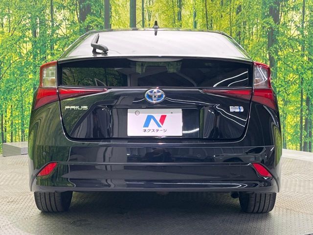 安心の最長10年・走行無制限保証（有償）をご用意。保証内容も充実はもちろん、無料点検＆オイル交換や、年中無休の全国・24時間ロードサービスも付帯されておりますのでご安心下さい。