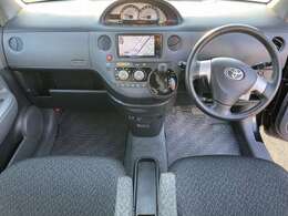 当店でお車をご購入いただき、さらに「有料保証」プランにご加入いただくと、特典としてオイル交換10回分の無料チケットを差し上げます。