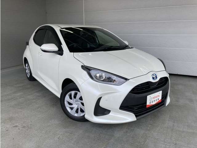 「中古車ハイブリッド保証」付き。ハイブリット機構を無償で保証します。保証期間は初度登録年月から10年目まで、または3年間の長い方。但し累計走行距離が20万km以内。