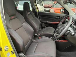 ホールド感ある運転席シート！