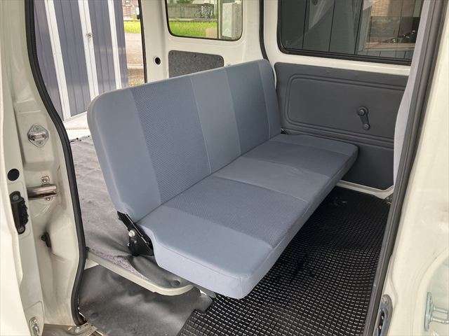 全国のオークション会場よりご希望のお車をお探しすることもできます。LINE　IDをご登録いただければ気になるお車の情報をお知らせすることもできます。ID　@259ucesy