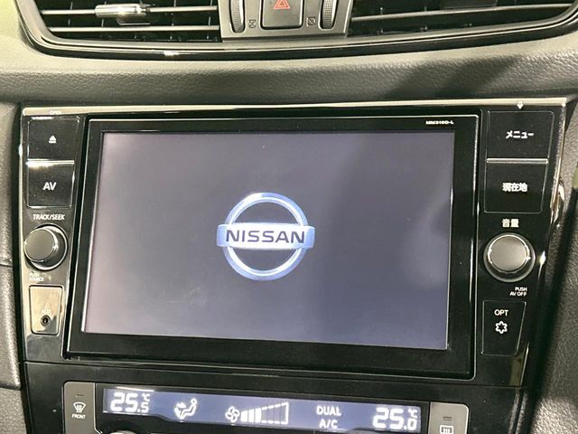 【大画面ナビ】人気の大型9インチナビを装備。存在感のある大画面はインパクト大！ナビ利用時のマップ表示は見やすく、テレビやDVDは臨場感がアップ！いつものドライブがグッと楽しくなります♪