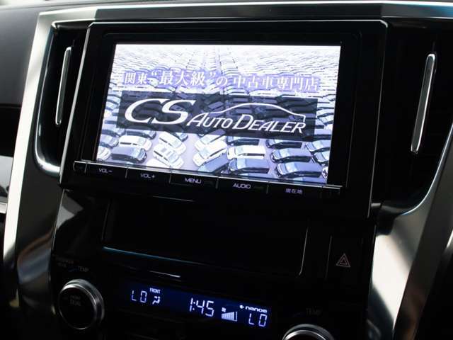 エグゼクティブシートパッケージではセカンドシートは個別シートになっています。左右に肘置きがあり、フィット感がとてもあり、車が左右に曲がるときでも身体が揺られることが少ないです。