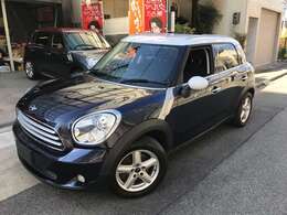 落ち着いた紺色