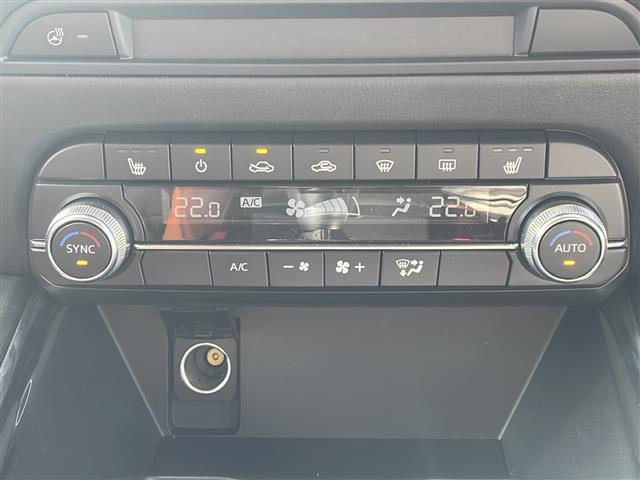 【　オートエアコン　】車内温度を感知して自動で温度調整をしてくれるのでいつでも快適な車内空間を創り上げます！