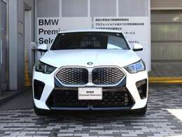 【YANASE】ステッカーはお客様の車がトラブルに遭った万一の時、それに気付いたヤナセスタッフが【お手伝いできませんか？】とお声掛け出来る様にする為です。