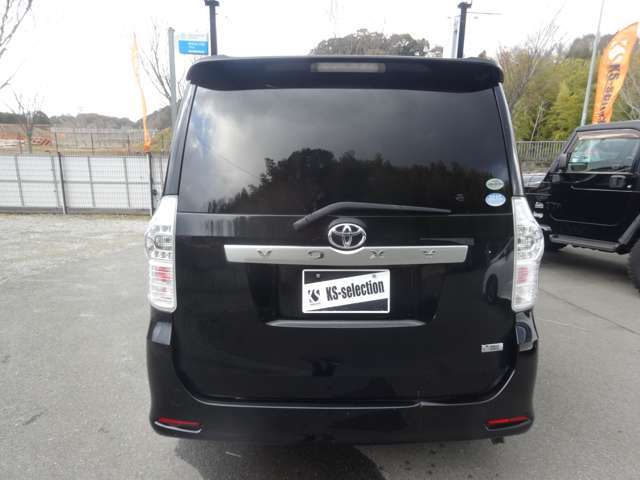 安心の徹底クリーニング　シート下などの見えにくい部分までしっかりと清掃を実施！徹底した品質管理の下、気持ちの良い車選びをお約束します！