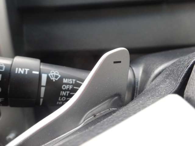 パドルシフト　パドルを操作してシフトチェンジでき、AT車でもマニュアル感覚を楽しむことができます！