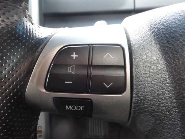 ステアリングスイッチ　オーディオ操作などがハンズフリーで行えます！