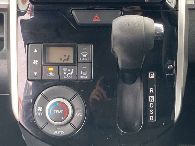 西日本自動車のココが安心！！その2西日本自動車グループのビッグチェーンは陸運局指定整備工場（民間車検工場）を完備していますので、土日祝日でも車検可能です！さらにお時間の無い方の為に1日車検も受付してます