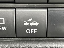 【衝突軽減ブレーキ（衝突軽減装置）】運転中に他のクルマとの衝突の危険をシステムが検知したとき、ブザーやブレーキが作動し、衝突被害軽減をサポートします！機能には限界があるためご注意ください。