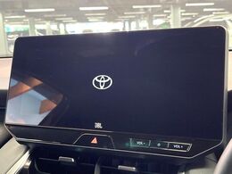 【12.3インチワイドナビ】高級感とインパクトのある大型ワイドナビを装備。各種オーディオ操作はもちろん、横長ワイド画面でのマップ2分割表示など、利便性も高いナビです♪