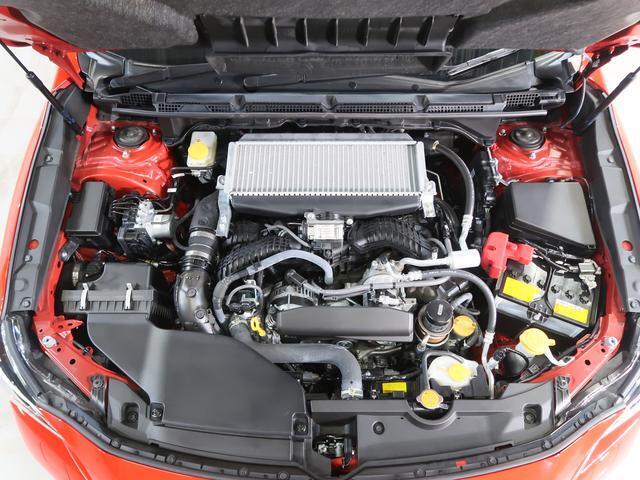 スバルといえば水平対向エンジン！2.0L DOHC デュアルAVCS直噴エンジンにモーターを組み合わせた「e-BOXER」の走りをお愉しみください。