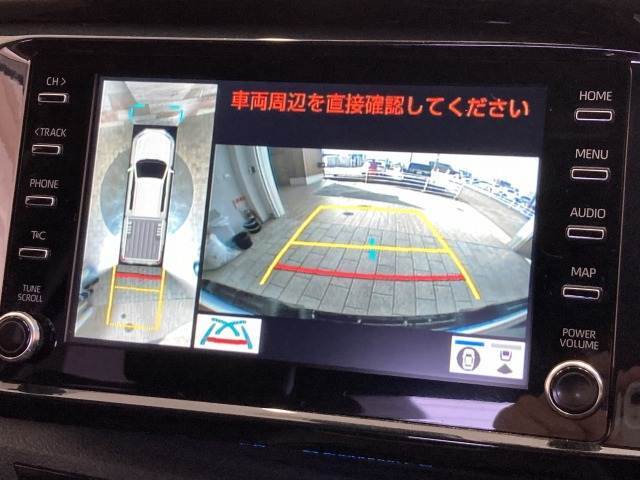 【純正8インチディスプレイオーディオ】FM・AMラジオやブルートゥース接続など多彩な機能を併せ持っており、インパネ周りがすっきりしてますね！追加オプションでナビ機能やフルセグTV、DVD再生なども可能です。