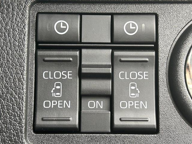【両側パワースライドドア（ウェルカムオープン機能）】降車時にスイッチで予約しておけば、乗車時にアクセスキーを持ってクルマに近づくだけで、パワースライドドアが自動で解錠しオープンします！